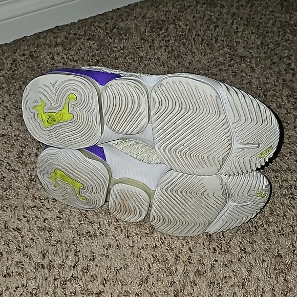 NIKELeBron 16 Buzz Lightyear Athletic Sneakers - Picture 5 of 9